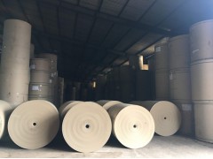 大量供应包装纸，瓦楞纸，纸浆，纸管